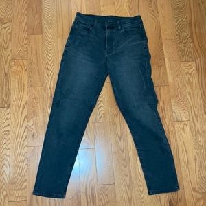 American Eagle Mom Jeans size 6 regular